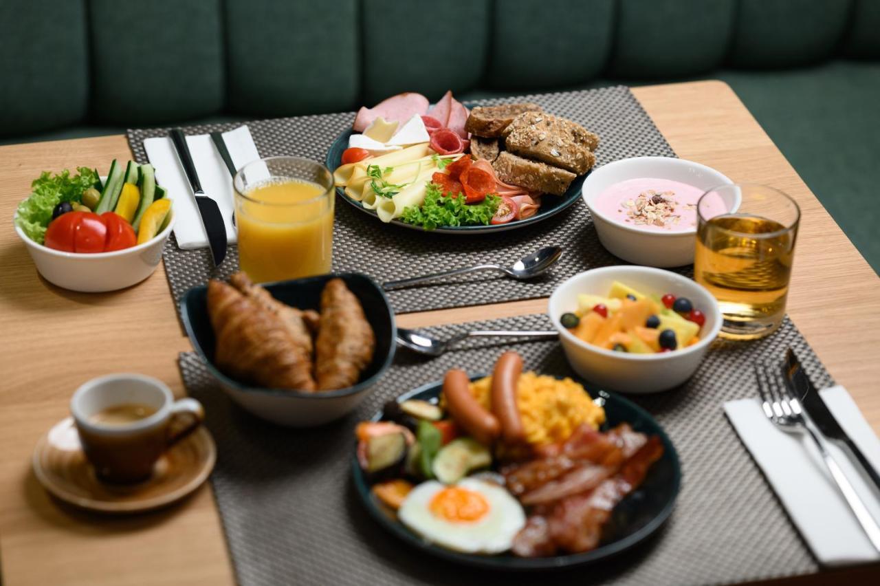 Hotel Oktogon Haggenmacher By Continental Group ブダペスト エクステリア 写真